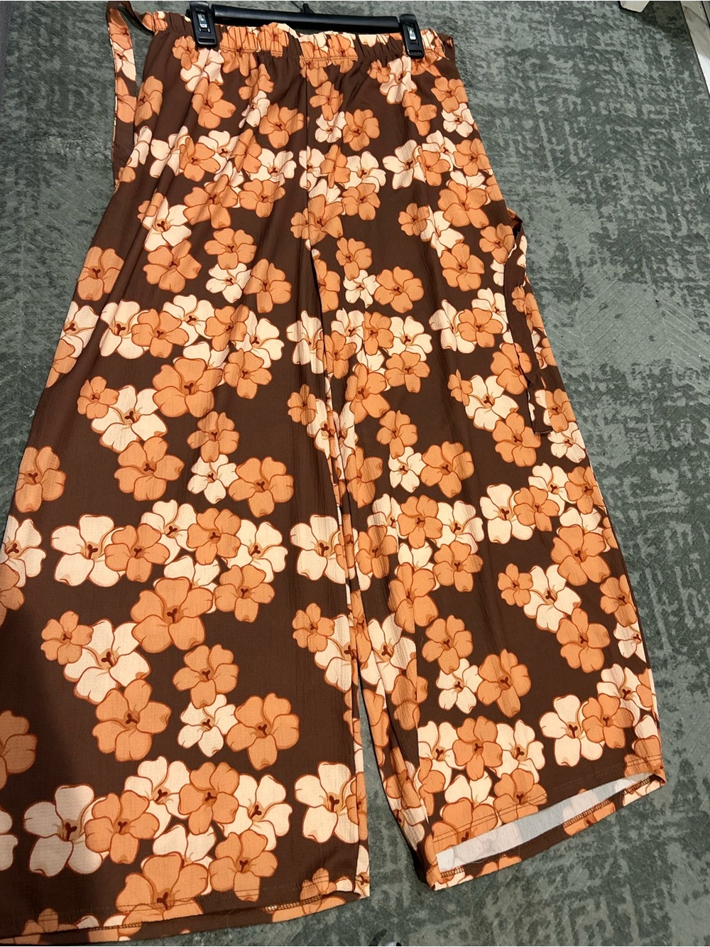 Women's Floral Wide-Leg Capris in Brown and Orange